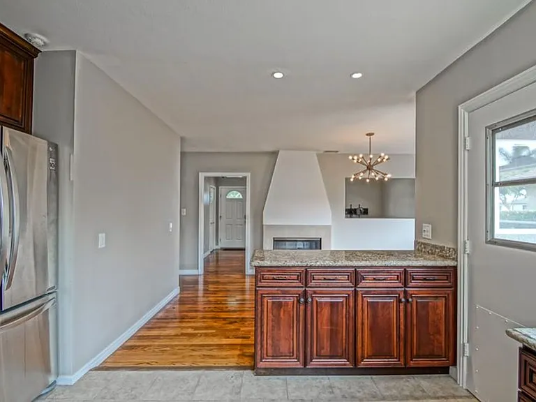 2404 Sebald Ave — Photo 12
