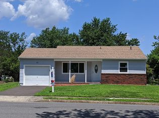 28 Northumberland Dr, Toms River, NJ