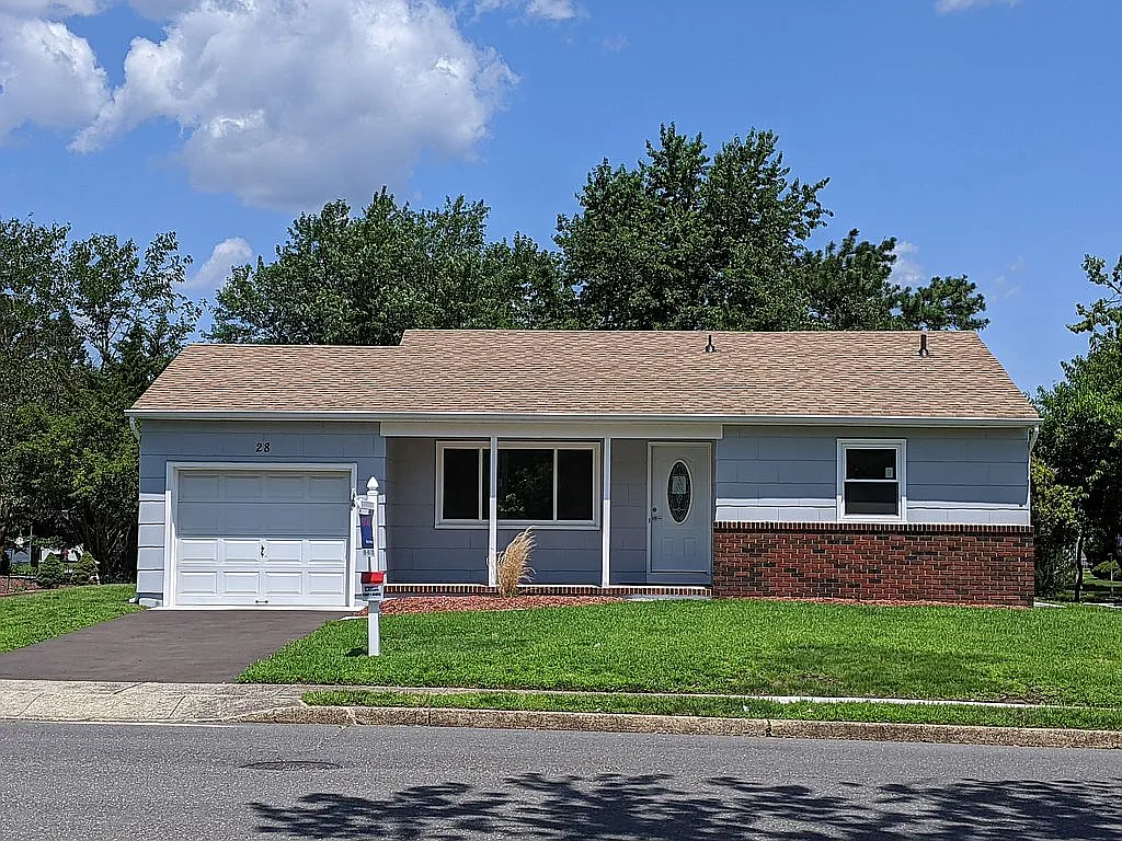 28 Northumberland Dr photo 1