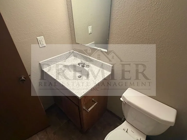 3 bd/1.5 ba townhome - 3556 NE Independence Ave, Lee's Summit, MO 64064 // Rent $1425 (end unit) — Photo 4