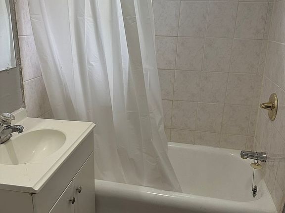 4th image of 5300 W Division St #5304-I