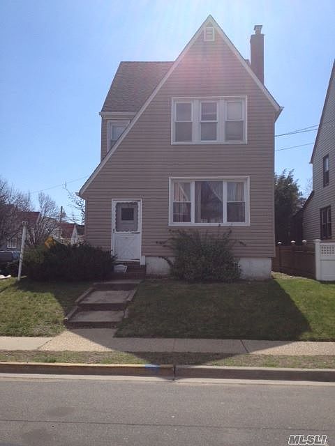 2nd image of 42 Munro Blvd