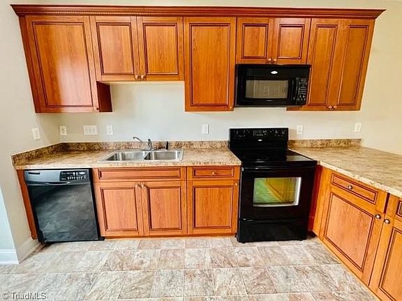 4th image of 80 Nandina Dr