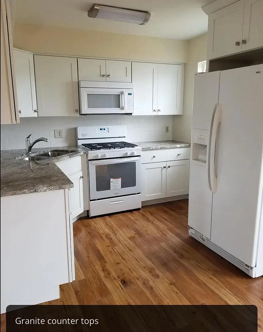 2 bed, 1.5 bath, 1050 sqft, $1,500 — Photo 3