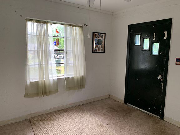 2nd image of 3747 Roswell Dr