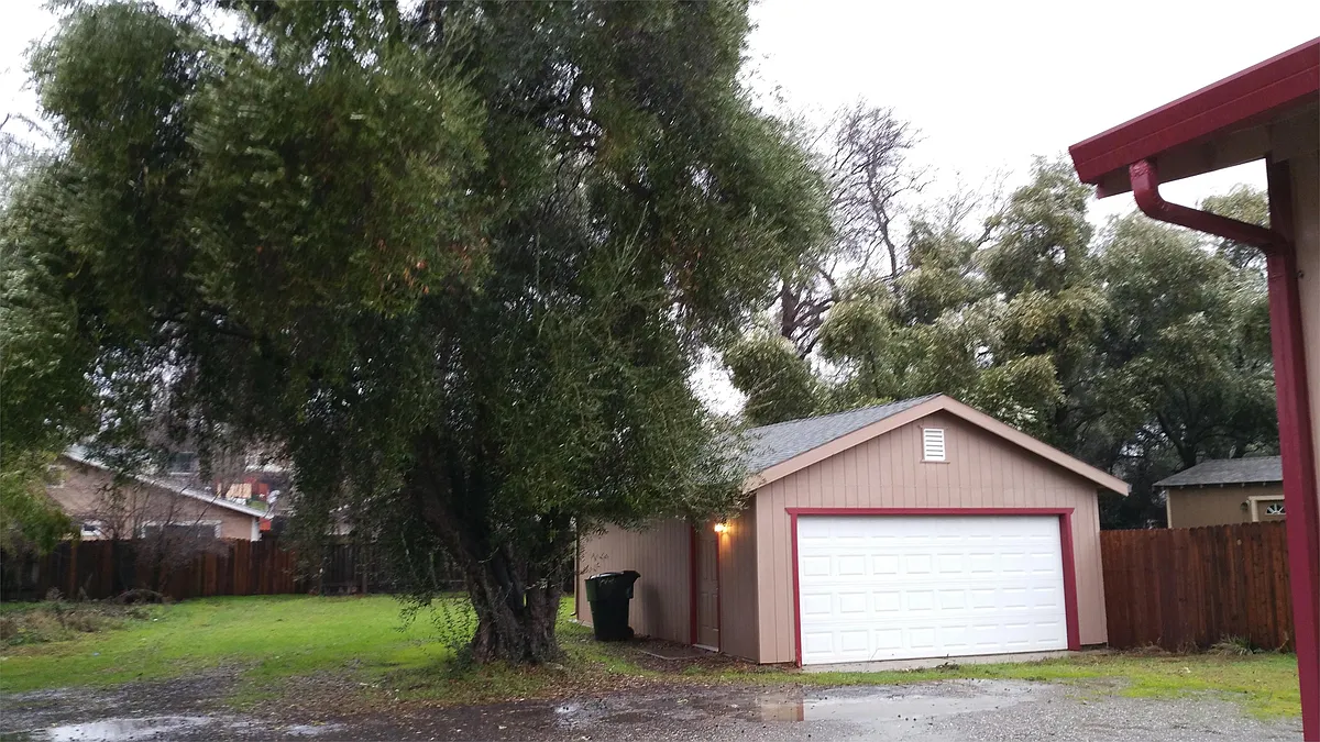Building Photo - 6213 Almond Ave