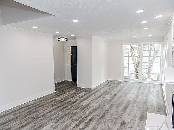 3rd image of 410 Countryside Ln SE