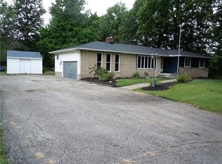 12300 Durkee Rd, Grafton, OH 44044