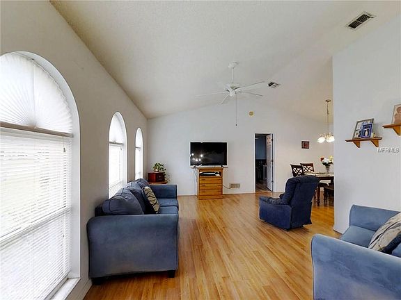 5th image of 811 Fairbairn Ct