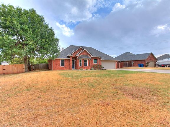3rd image of 1533 E Persimmon Ln