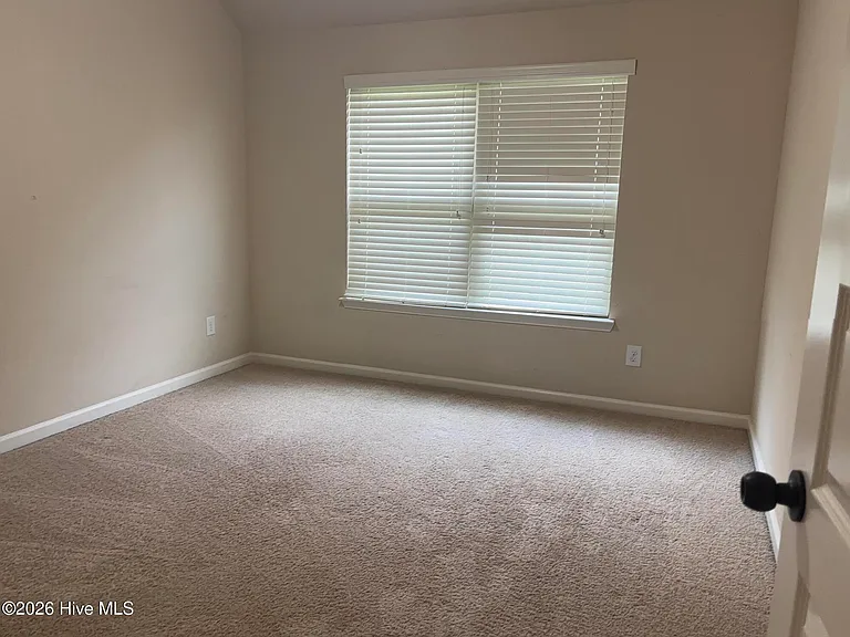 717 Porter Ln — Photo 8