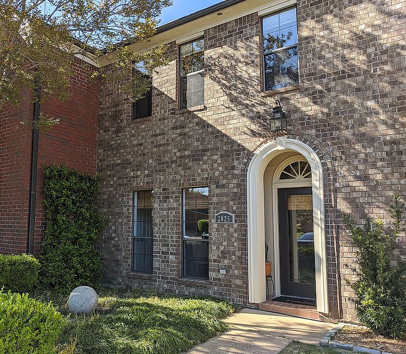 Front of townhouse