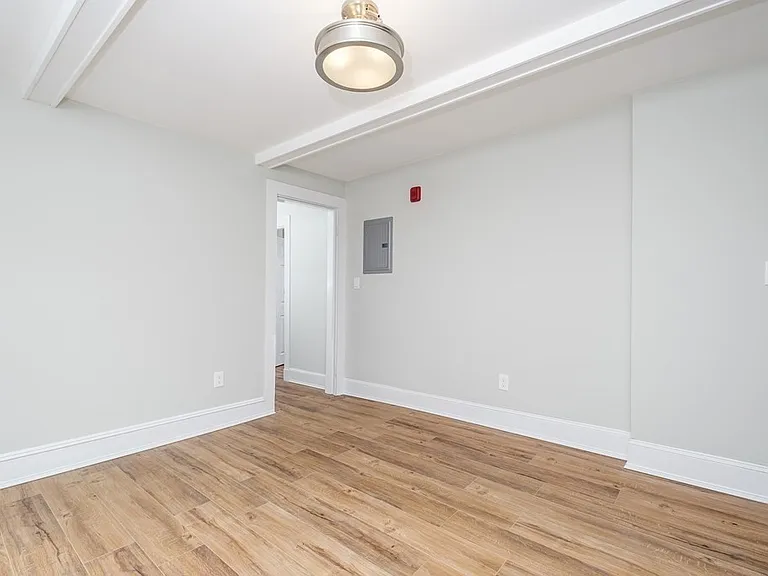 39 Perry St #3 — Photo 10