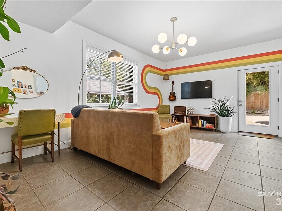 1st image of 204 N Shipley Aly APT 103
