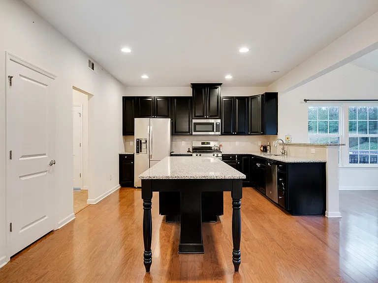 2074 Morton Dr — Photo 15