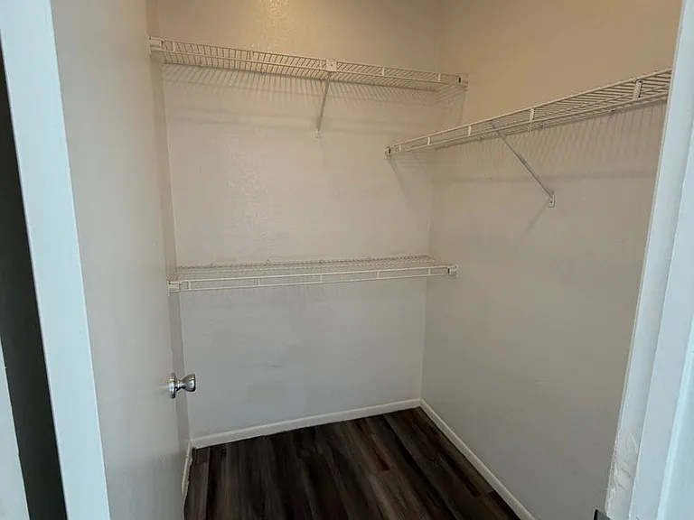 4145 N Longview Ave — Photo 10