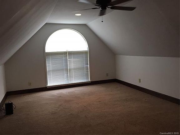 5th image of 706 E King St