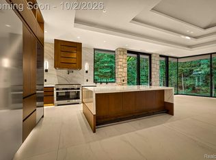 3075 High Hillcrest Dr, Howell, MI 48843