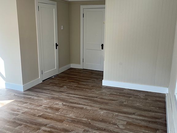 5th image of 159 Main St APT B
