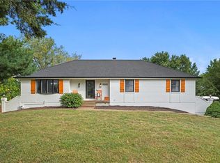 10690 W 170th Ter, Overland Park, KS 66221