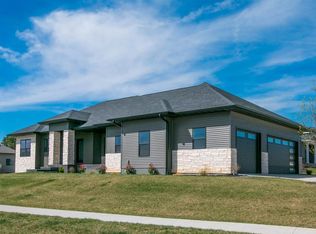 1910 Stone Valley Dr, North Liberty, IA 52317