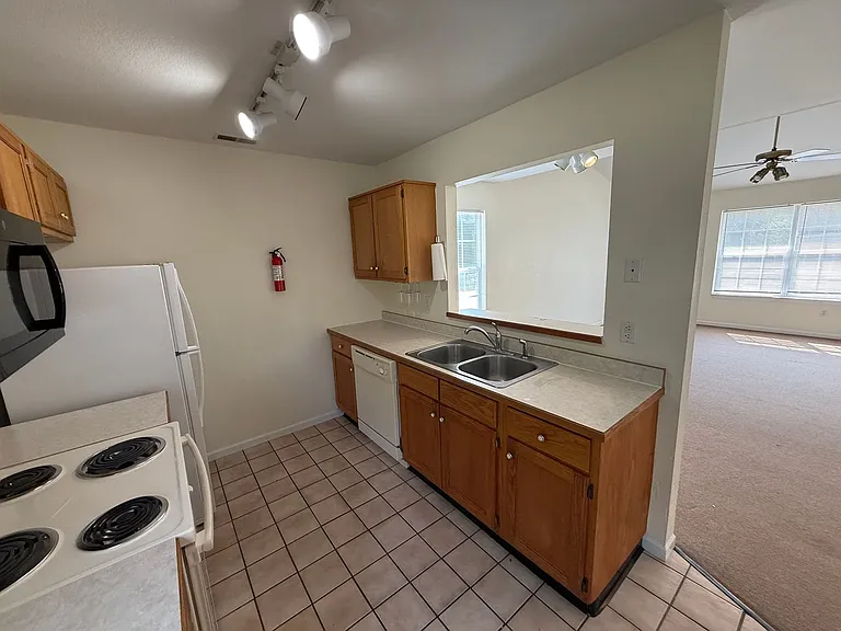 1326 N Frideriki Dr — Photo 7