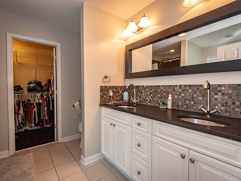 440 Spring Lake Dr — Photo 20