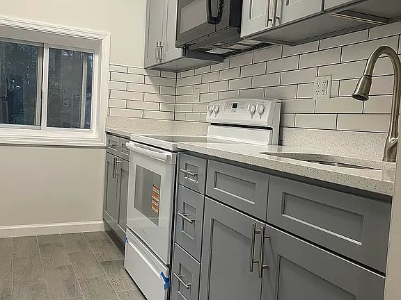 2nd image of 124 S 1st St APT 2