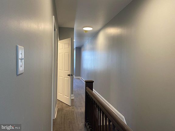 2nd image of 1223 W Silver St #1