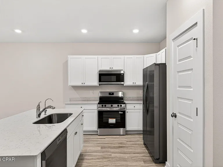 41 S Main Deck Dr — Photo 10