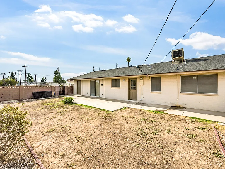 11809 N 111th Ave — Photo 30