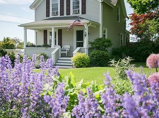 563 Green End Ave, Middletown, RI 02842