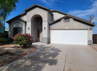 682 S Lawson Dr, Apache Junction, AZ 85120