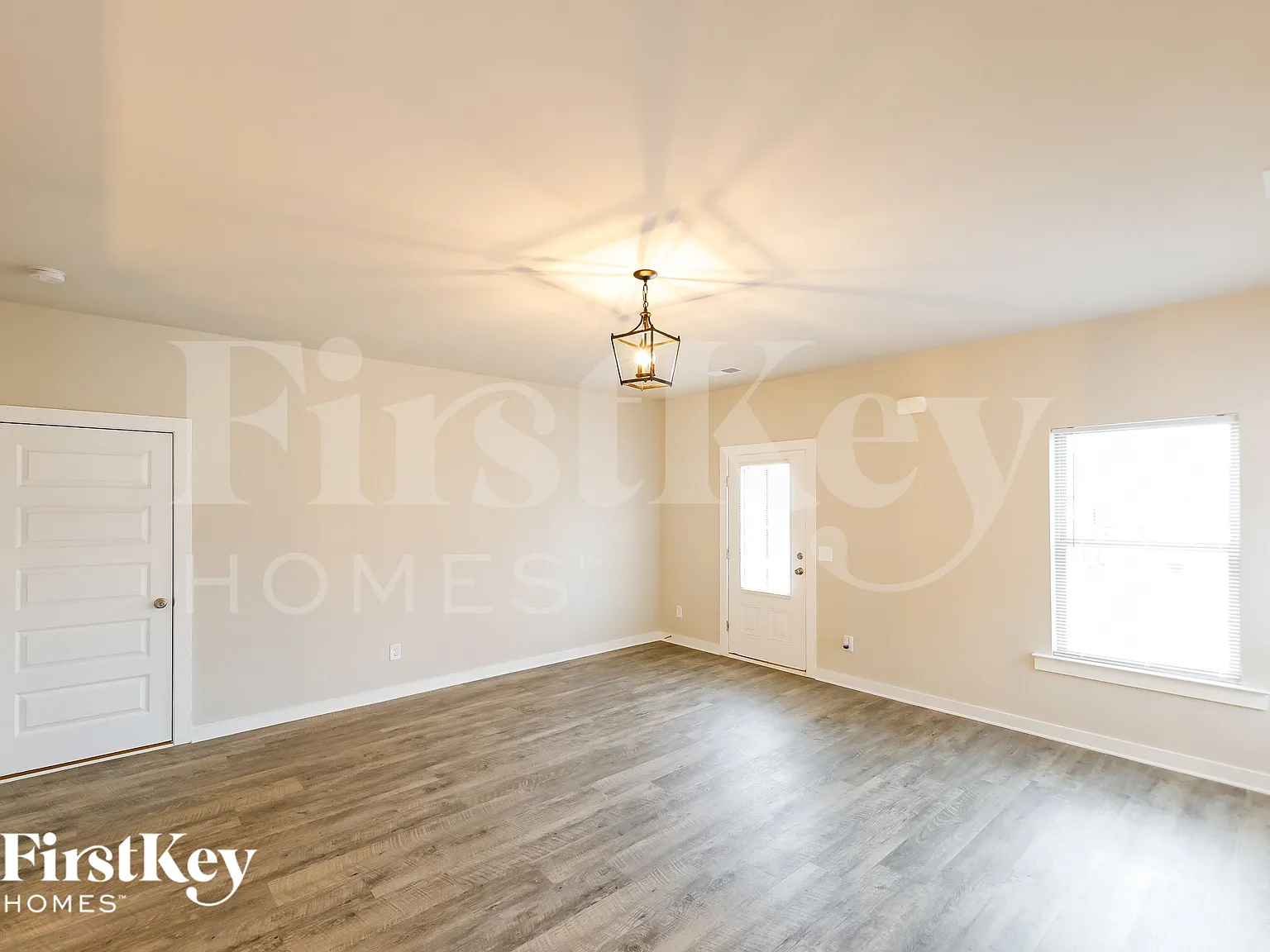 3 bed, 2.0 bath, 1801 sqft, $1,555 — Photo 4