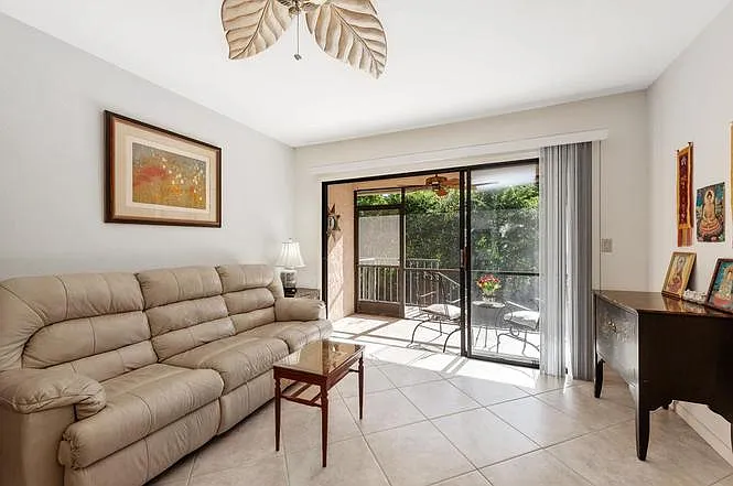 2 bed, 975 sqft, $2,500 — Photo 3