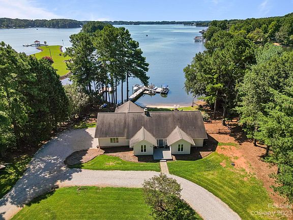 2nd image of 7880 Pine Cove Ln