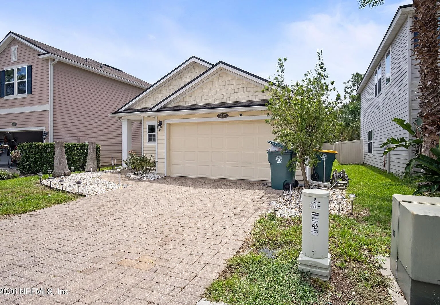 3 bed, 2.0 bath, 1661 sqft, $2,600 — Photo 3
