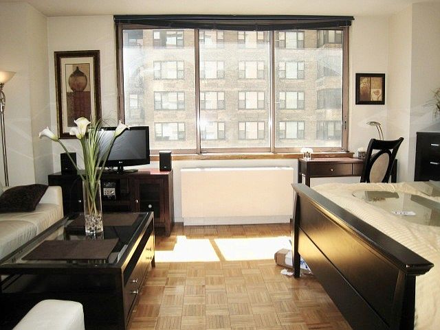 1st image of 235 E 40th St APT 25I