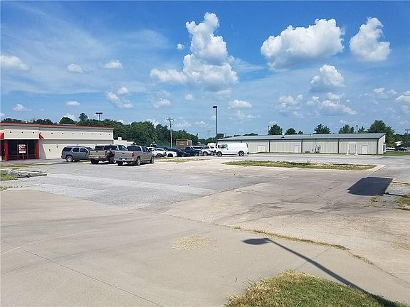 5th image of 995 Highway 412 W