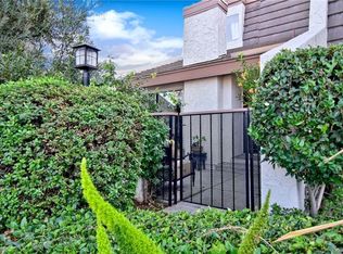 18320 Collins St UNIT C, Tarzana, CA 91356