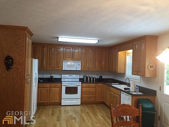 3rd image of 81 Old Oak Way