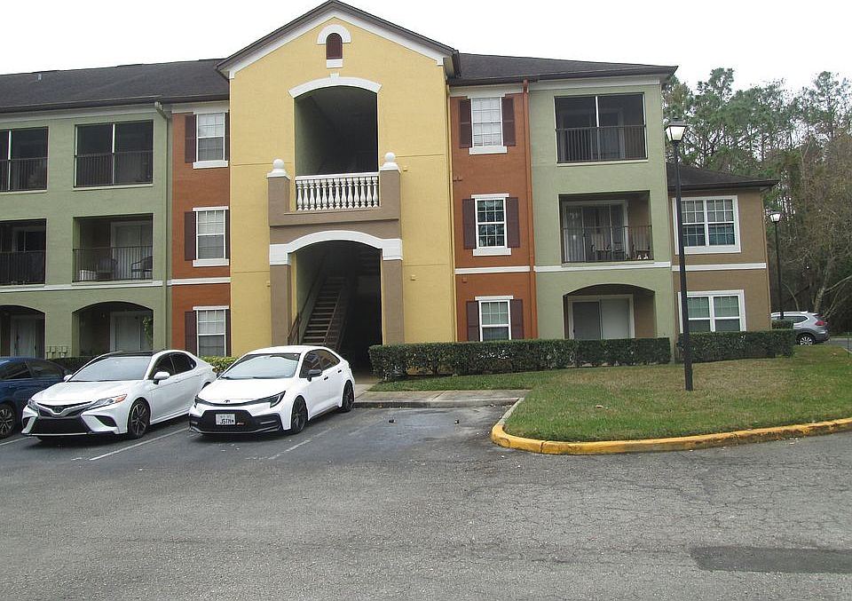1st image of 802 Crest Pines Dr APT 837