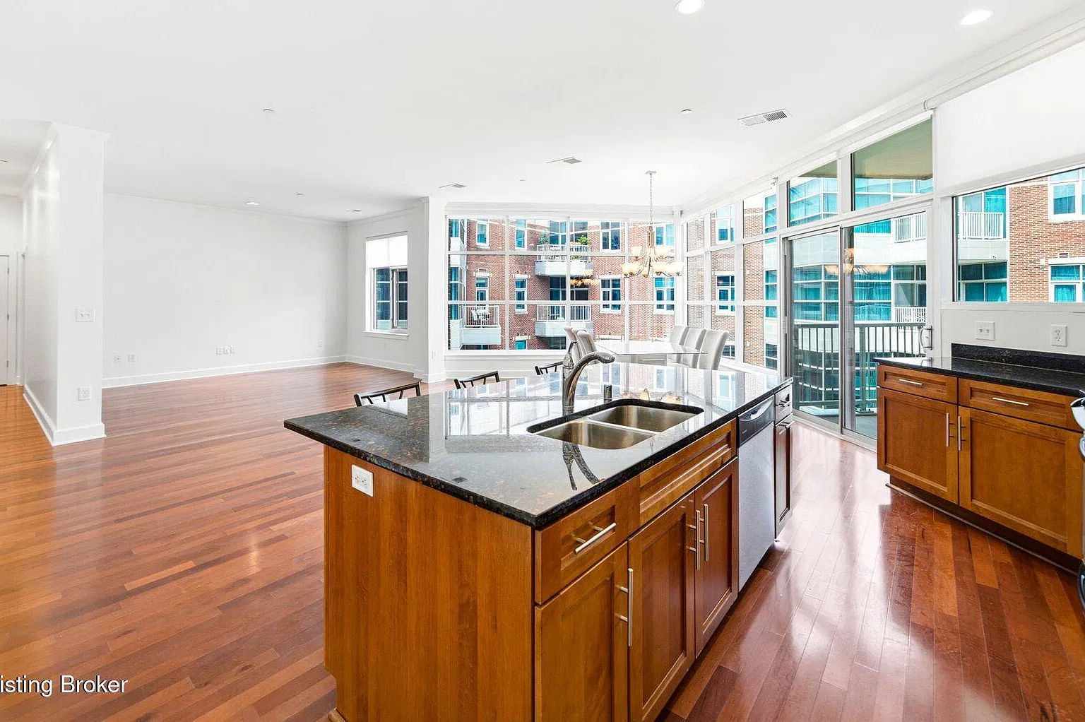 2 bed, 2.0 bath, 1635 sqft, $2,800 — Photo 2