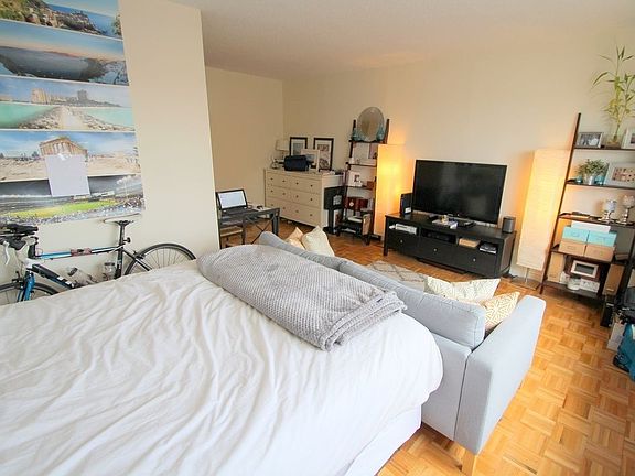 2nd image of 215 E 95th St APT 25L