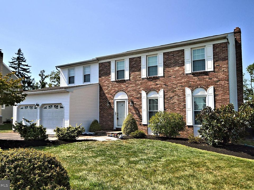 1st image of 18 Danbridge Dr