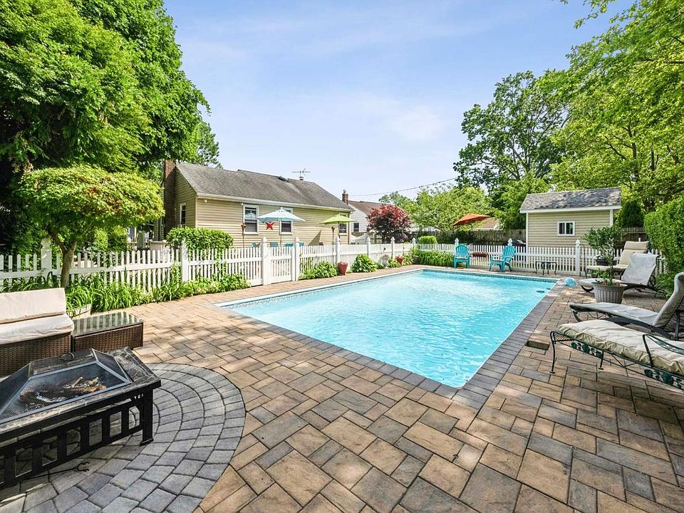 1st image of 18 Frances Ln