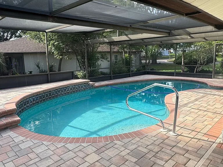 7409 Lake Forest Cir — Photo 3