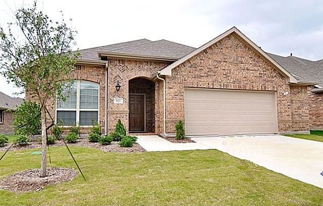 1st image of 823 Lake Forest Trl