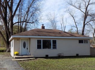 2418 W Channel Ln, McHenry, IL 60050