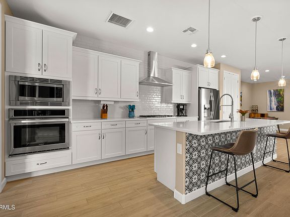 2nd image of 2055 E PARK VIEW Lane